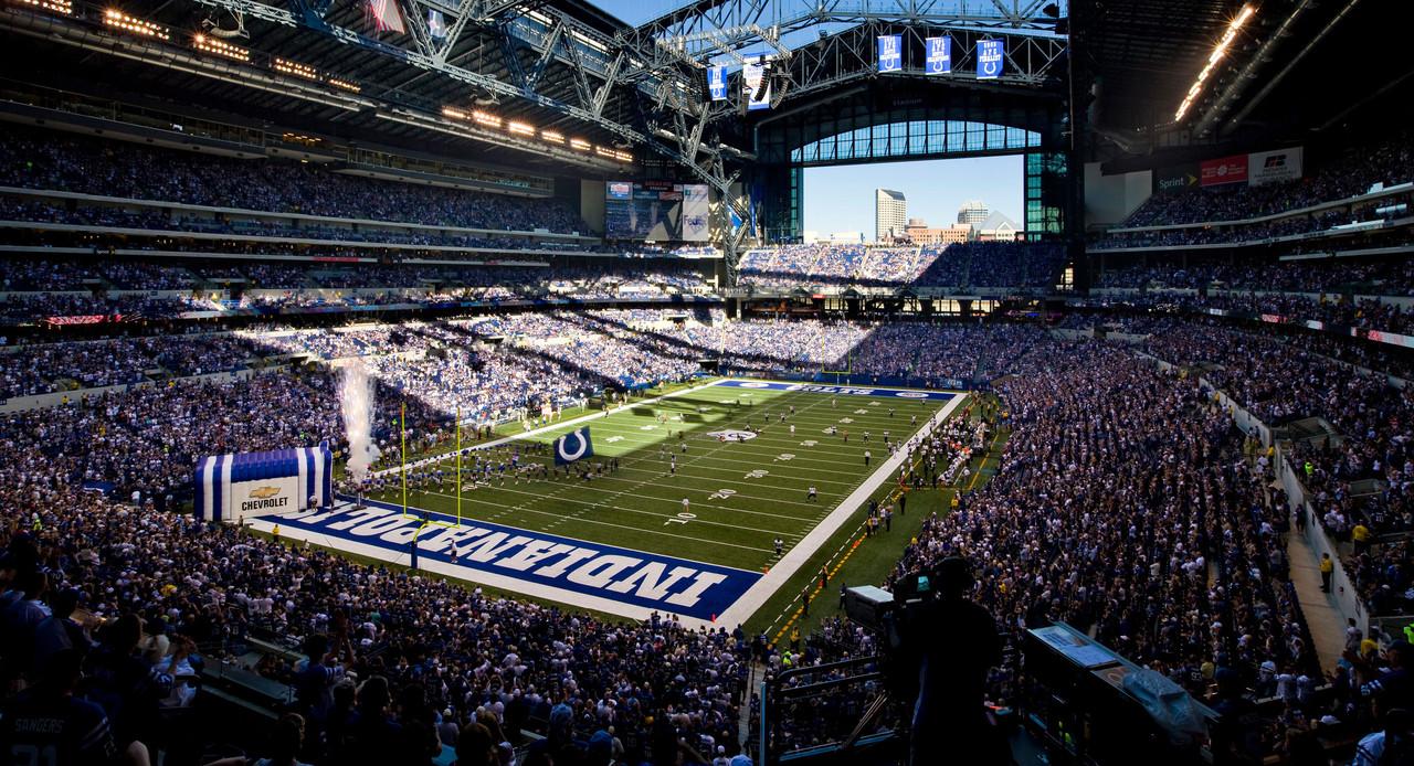 Sân vận động Lucas Oil - Ngôi nhà của đội bóng bầu dục Indianapolis Colts