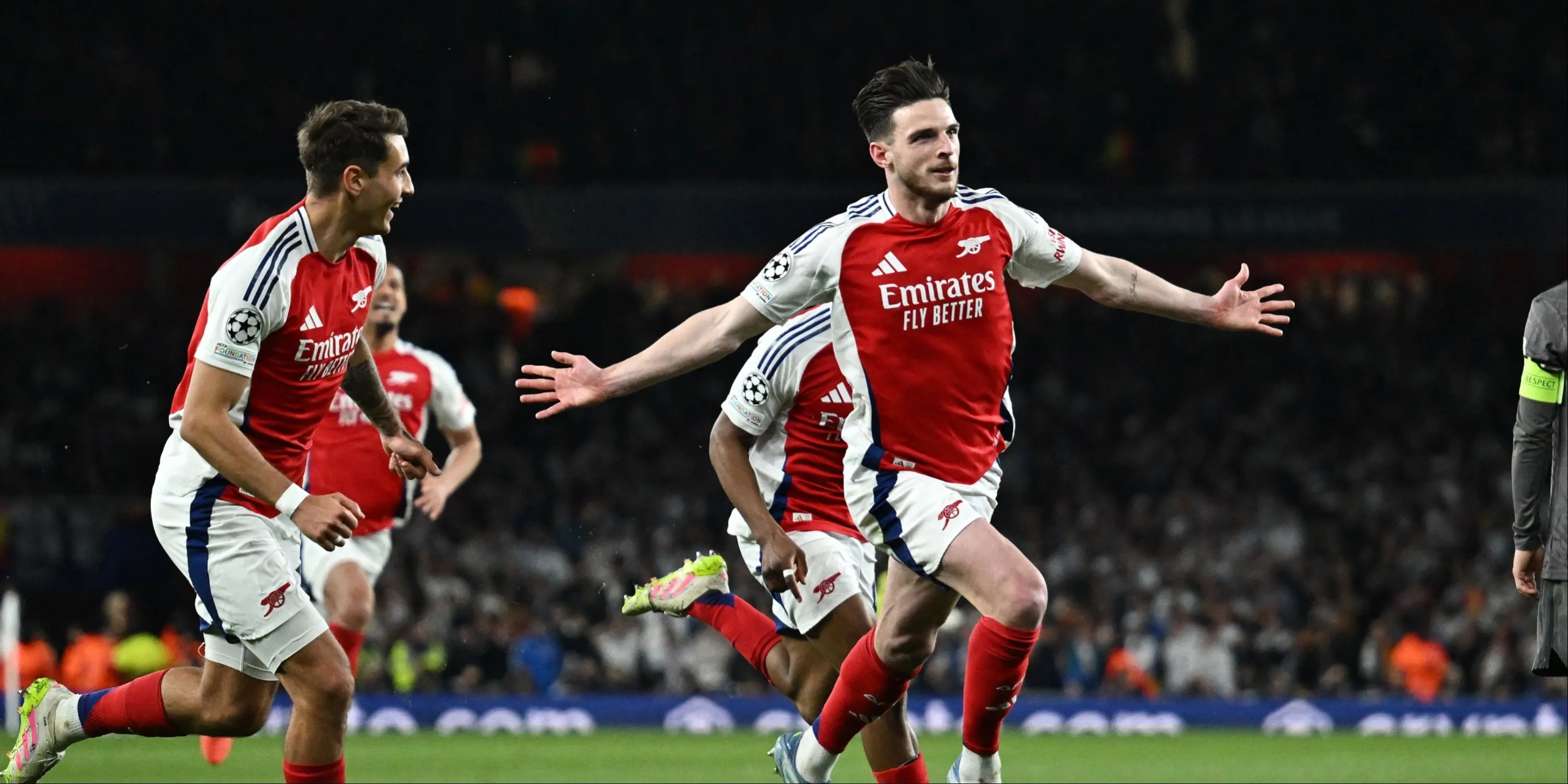 Declan Rice ăn mừng bàn thắng quan trọng cho Arsenal trong trận đấu với Real Madrid tại Champions League
