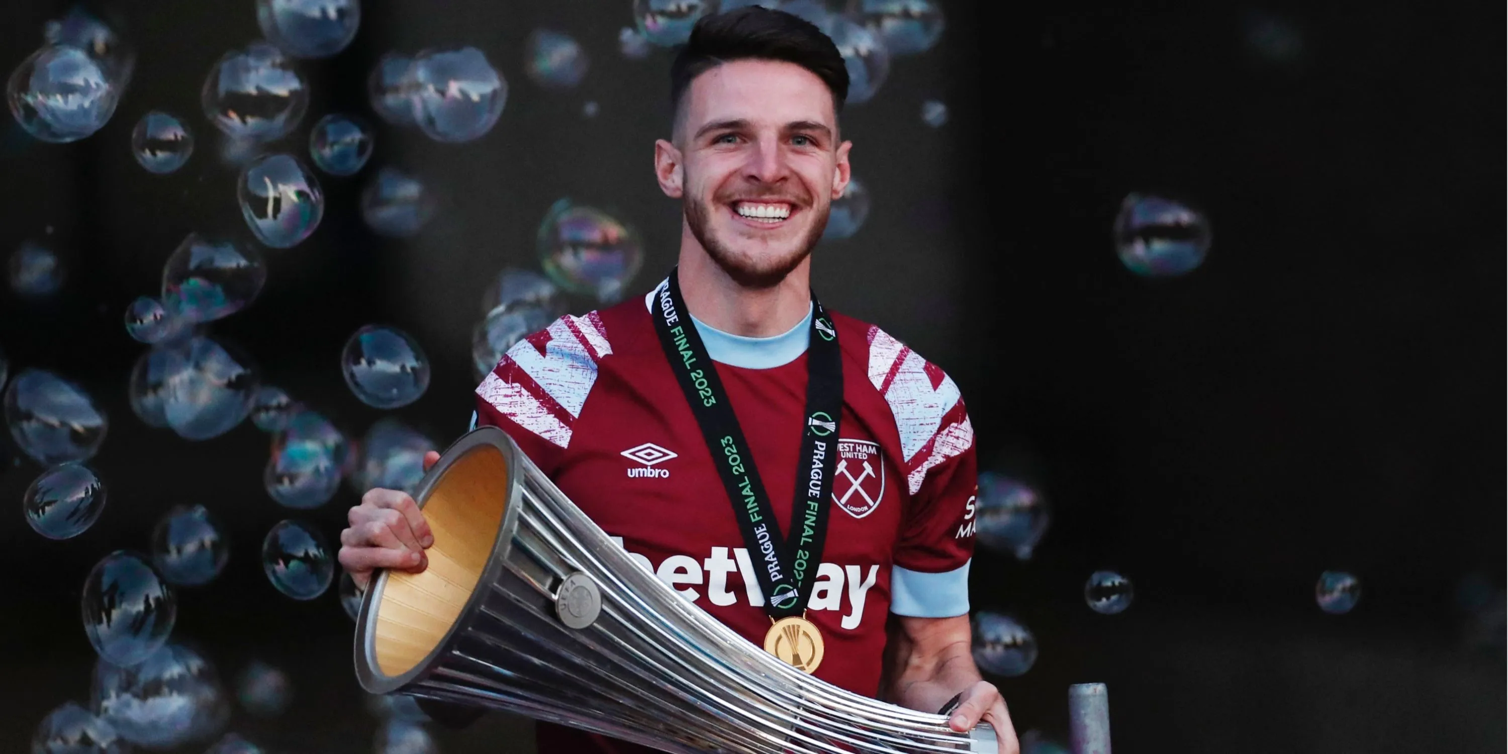Declan Rice thi đấu cho West Ham tại Premier League