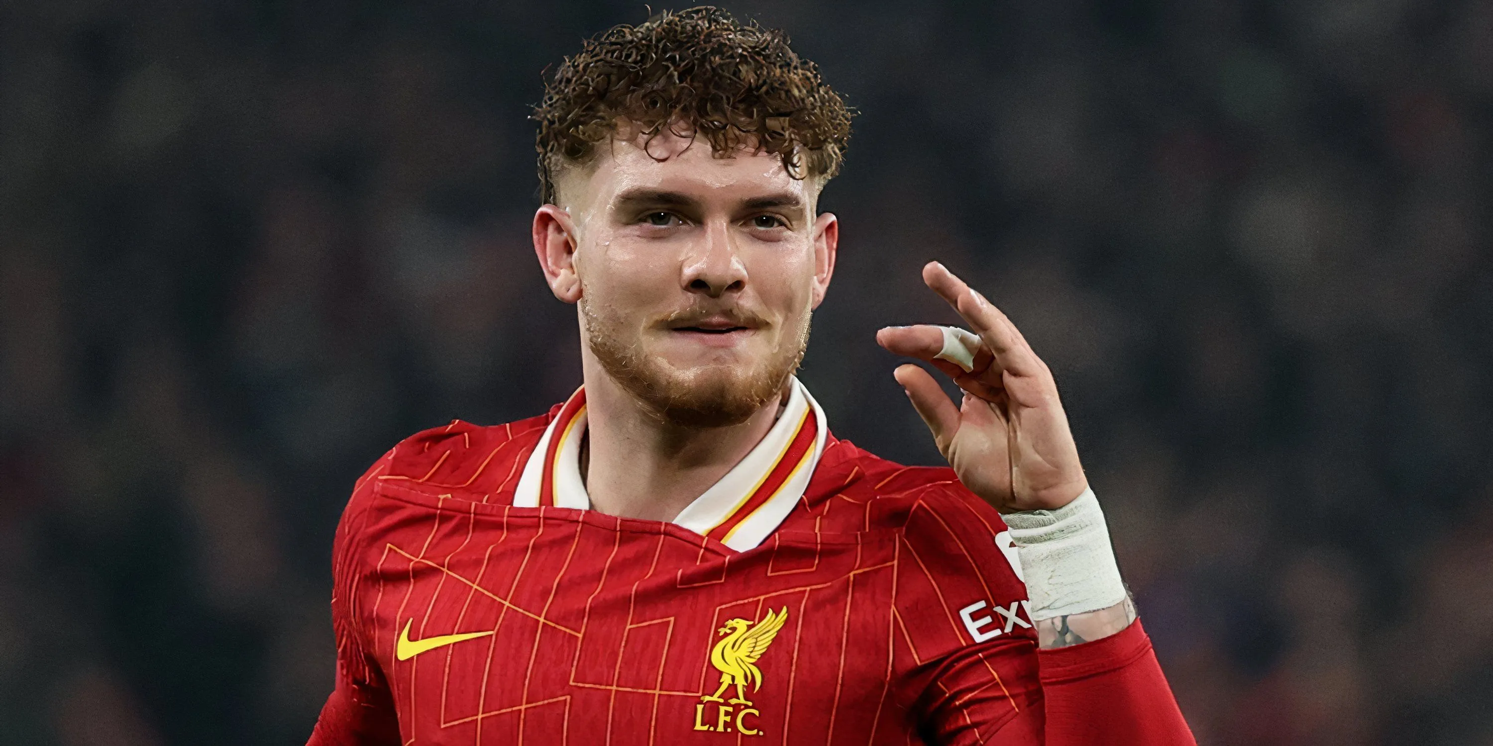 Harvey Elliott ăn mừng bàn thắng trong màu áo Liverpool