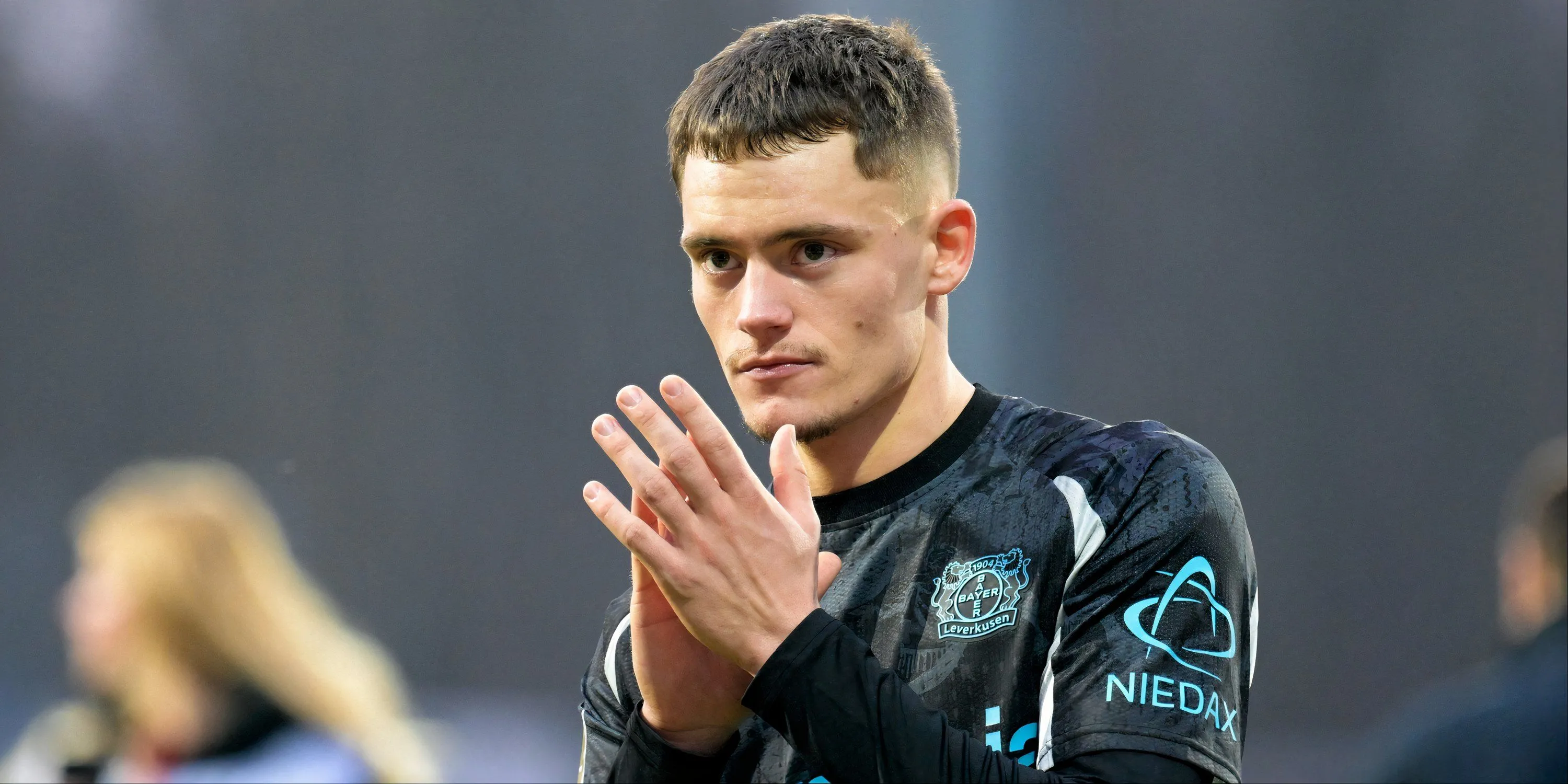 Ngôi sao Florian Wirtz trong trận đấu của Bayer Leverkusen