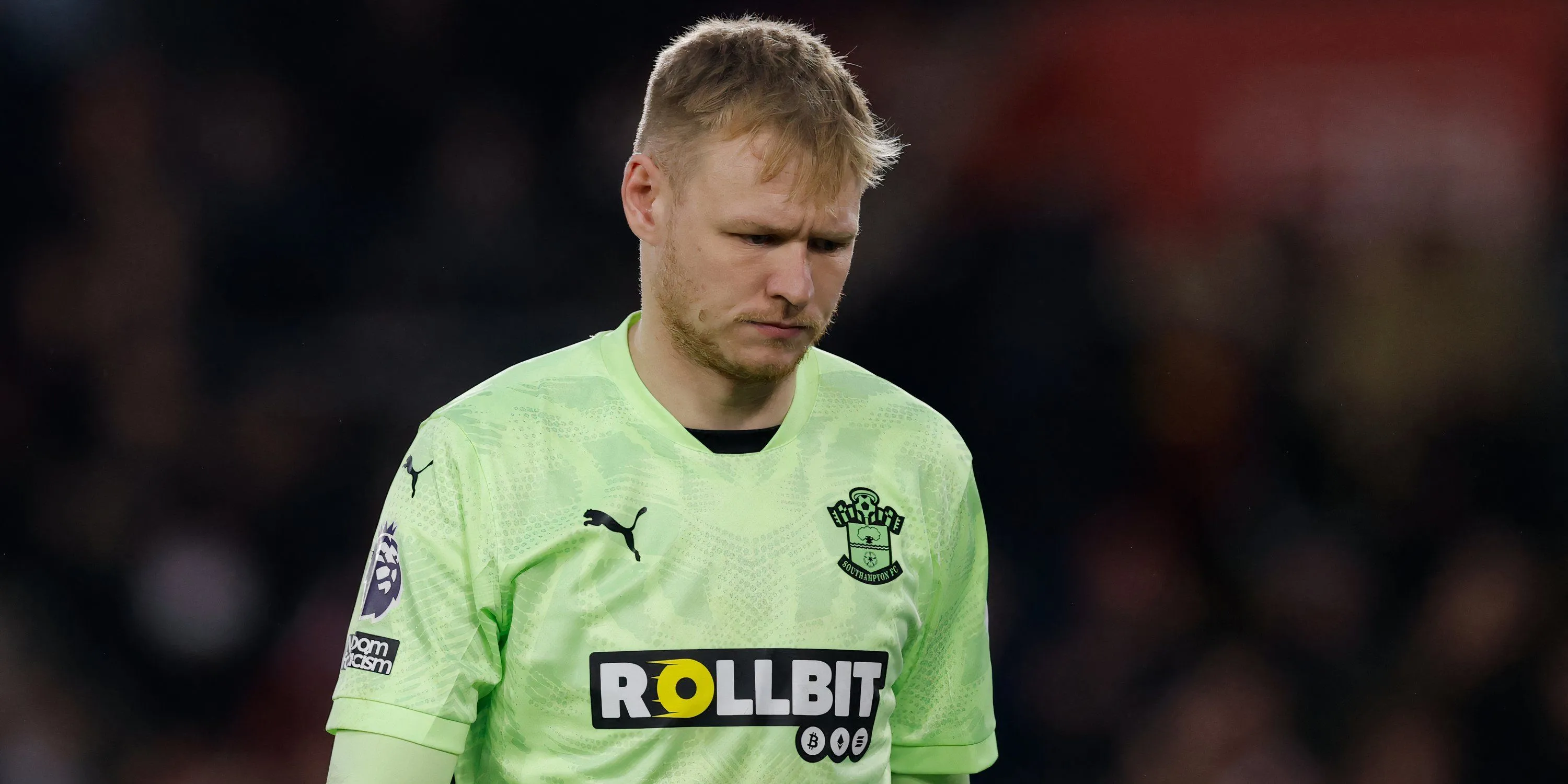 Thủ môn Aaron Ramsdale trong màu áo Arsenal, mục tiêu của West Ham
