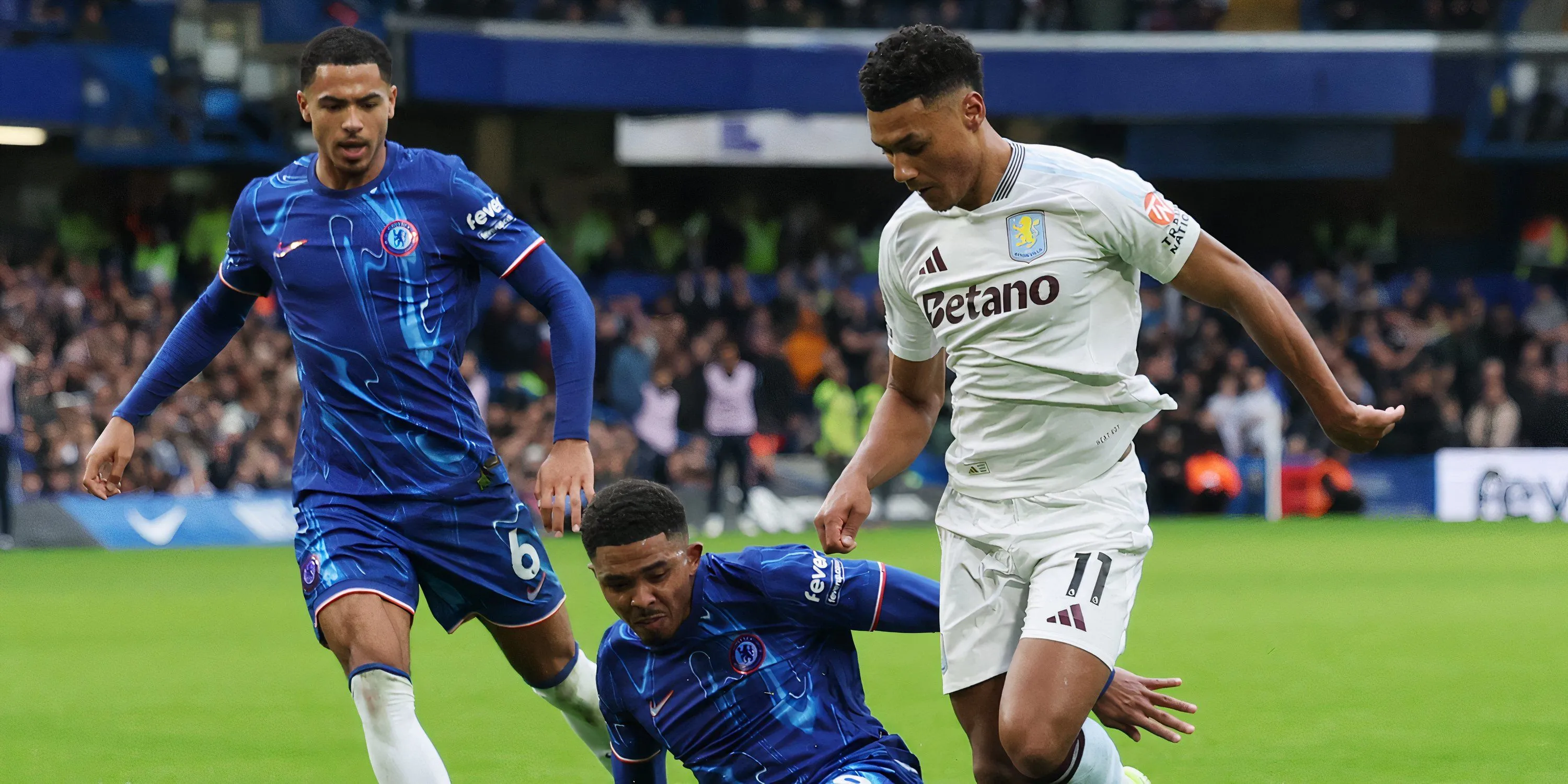 Tiền đạo Ollie Watkins của Aston Villa trong một trận đấu Premier League