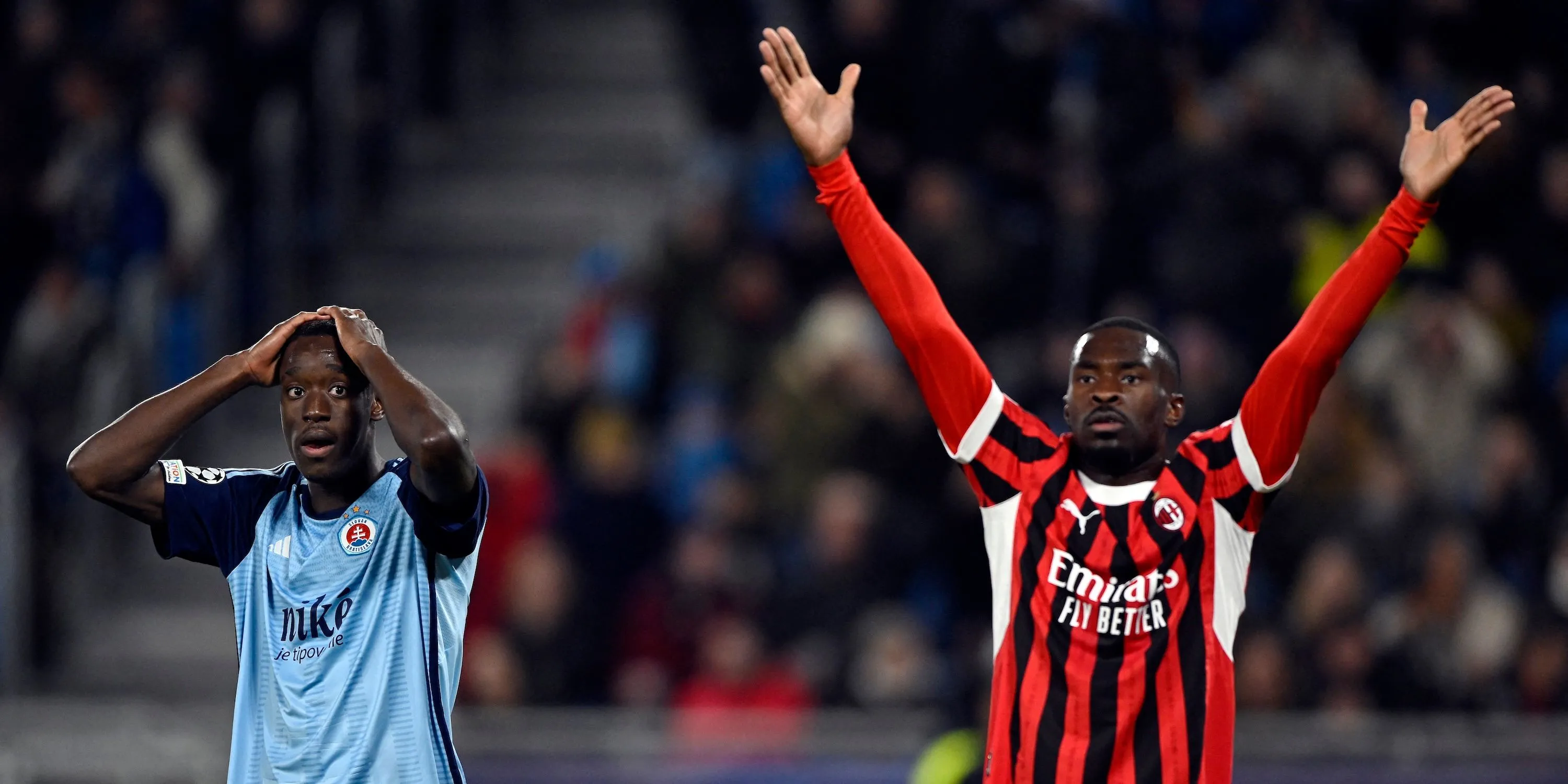 Hậu vệ Fikayo Tomori trong màu áo AC Milan