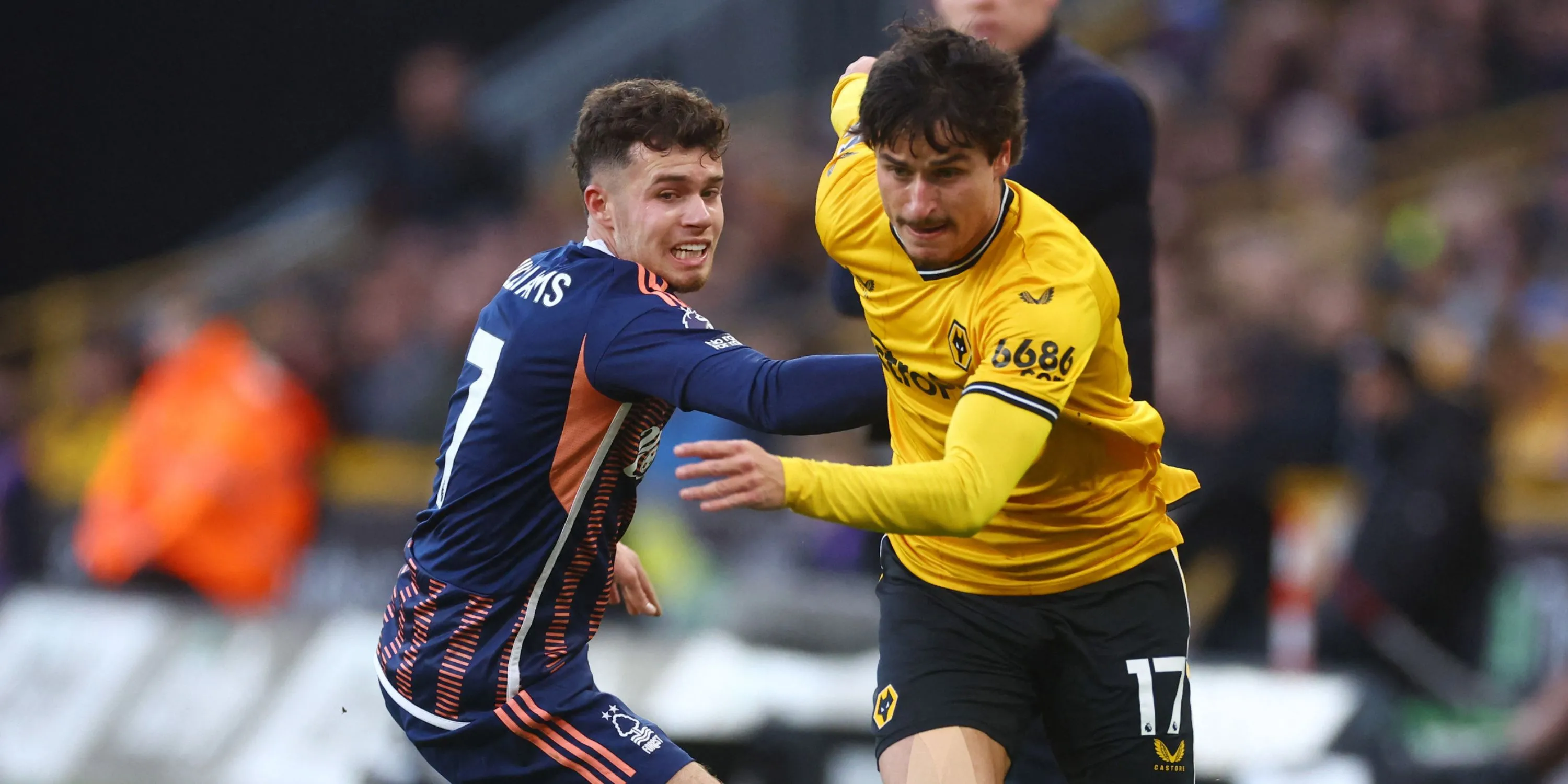 Hậu vệ trái Hugo Bueno trong màu áo Wolves tại Premier League