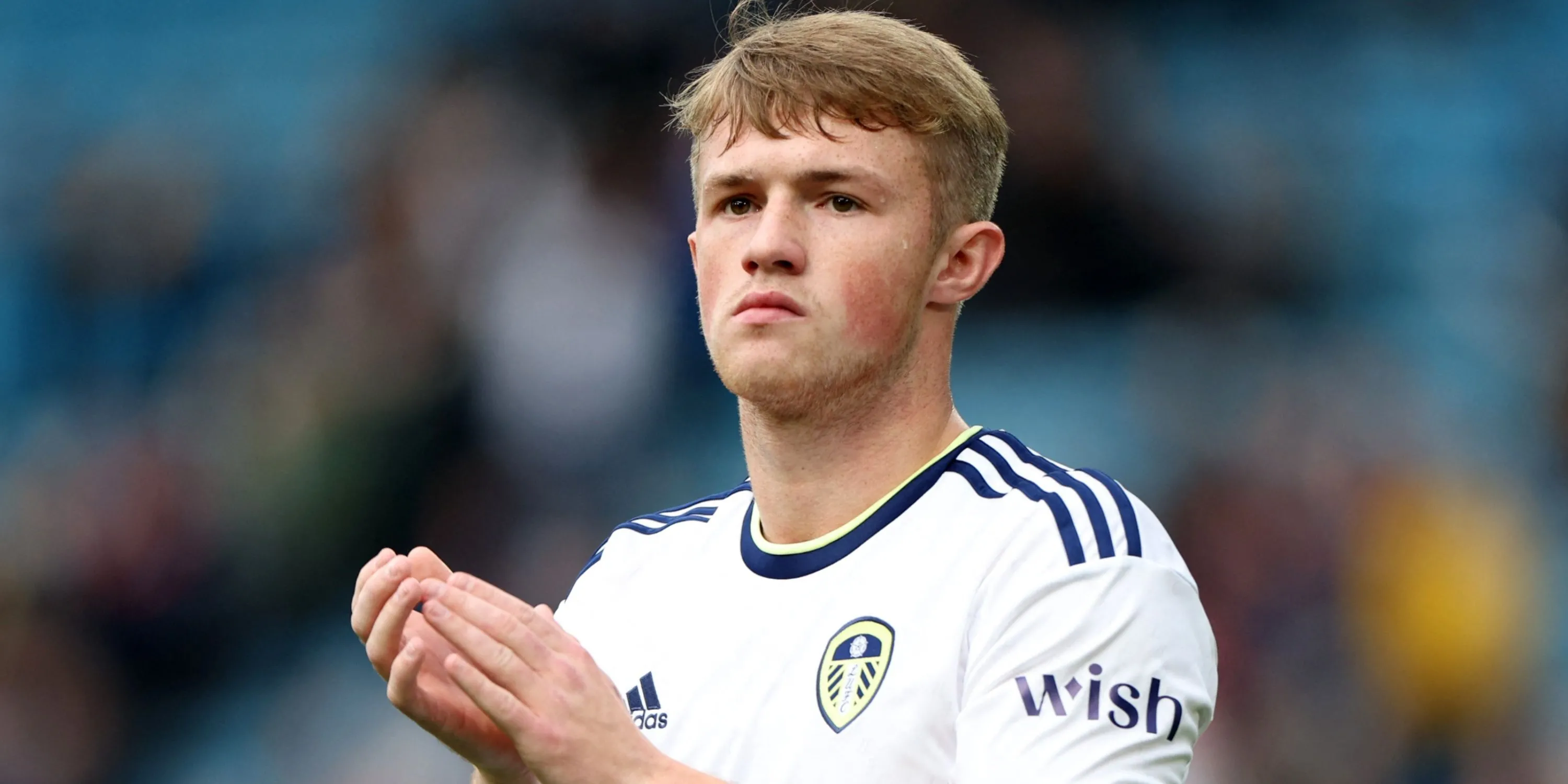 Joe Gelhardt trong màu áo Leeds United thi đấu tại Championship