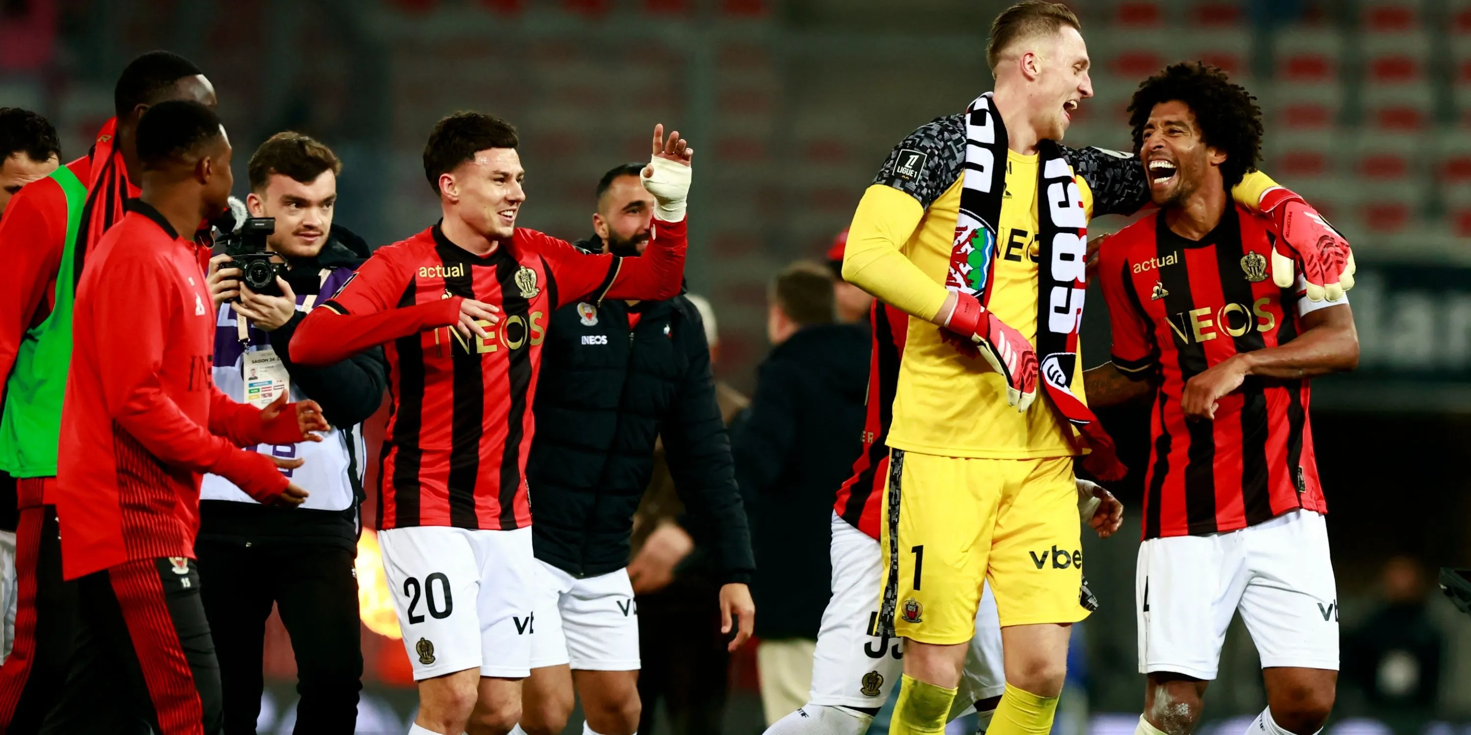 Marcin Bulka, thủ môn OGC Nice, thể hiện phong độ ấn tượng trên sân cỏ