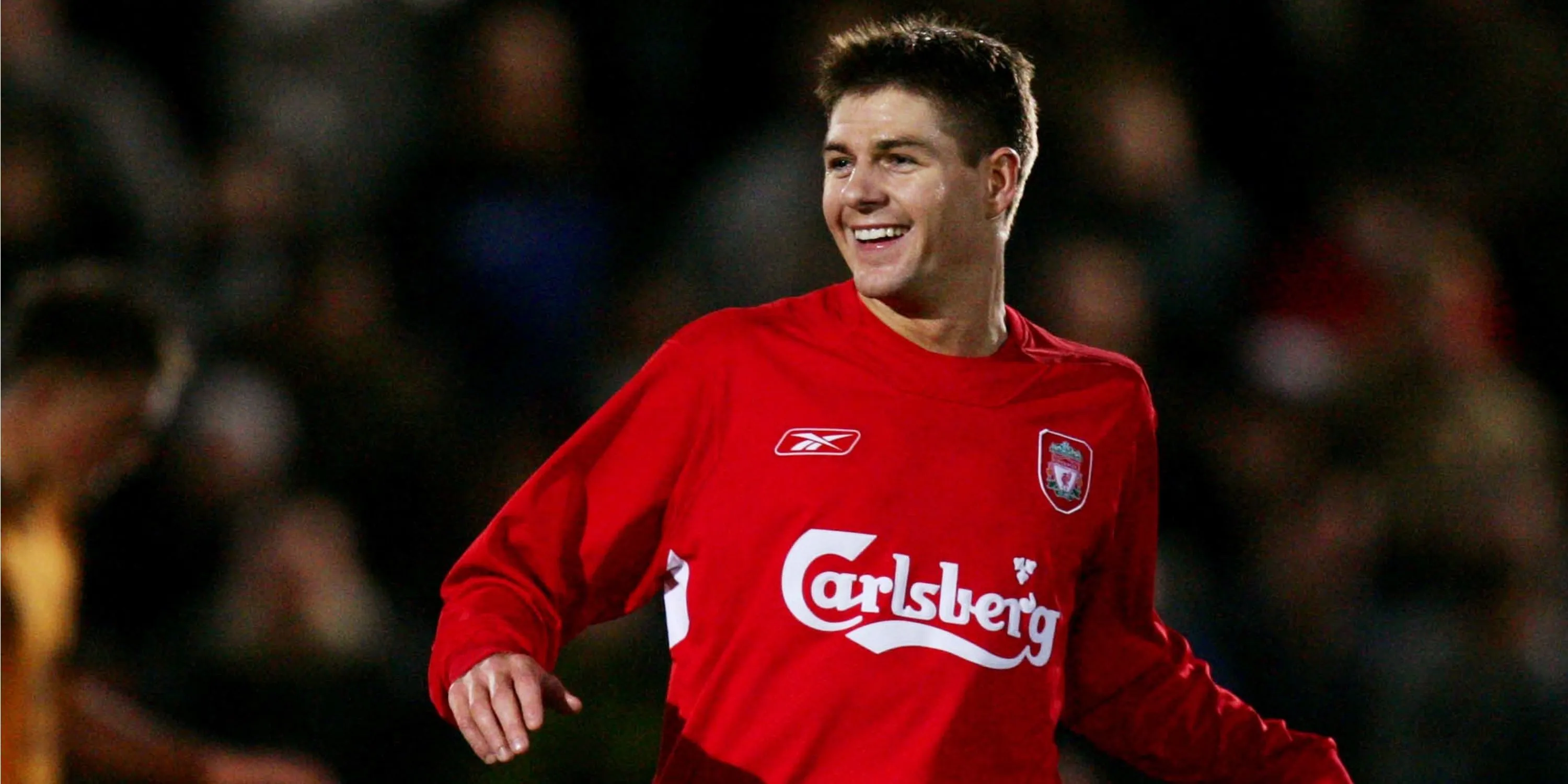 Steven Gerrard, biểu tượng của Liverpool trong giai đoạn đỉnh cao sự nghiệp.