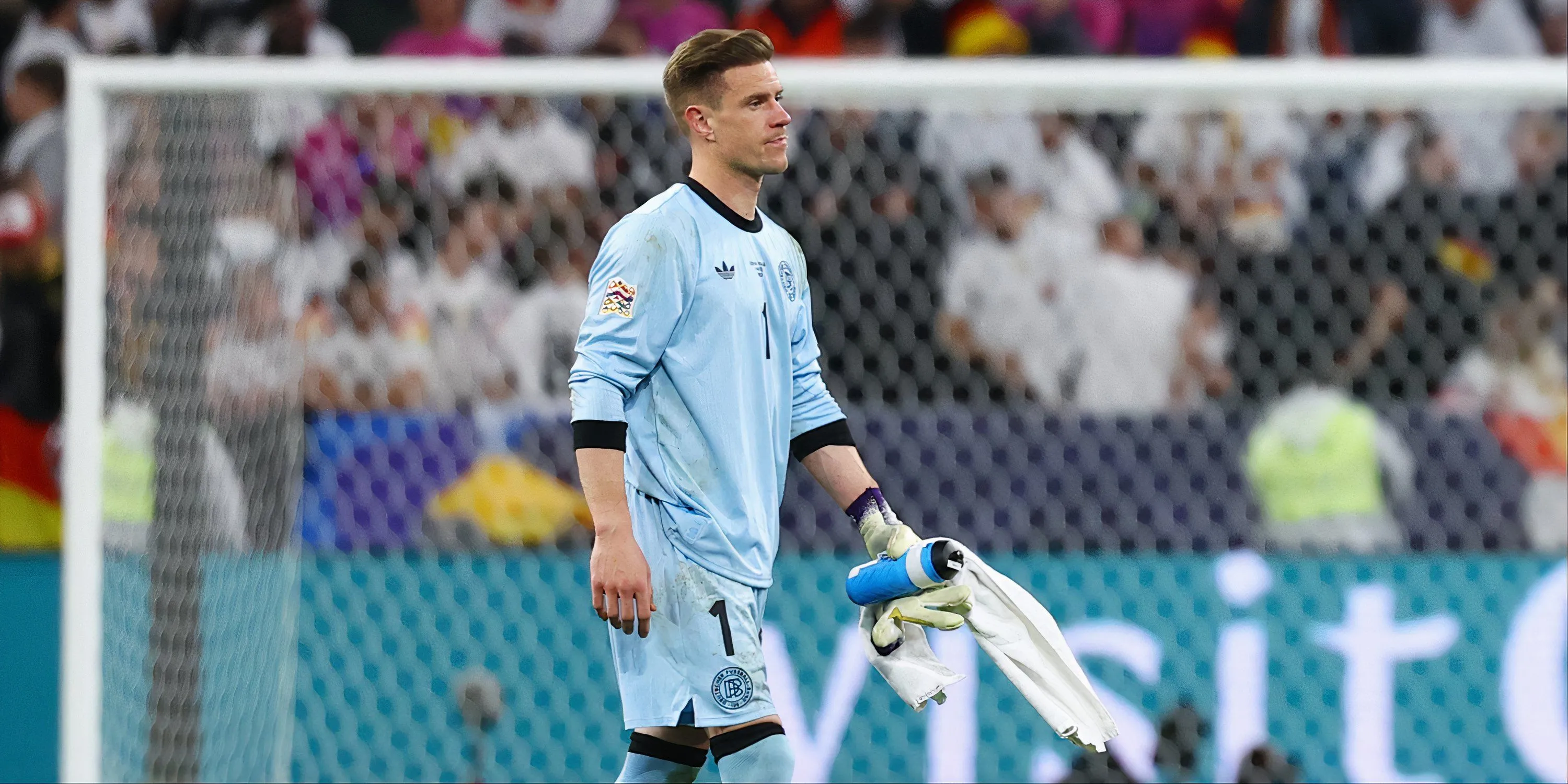 Thủ thành Marc-Andre ter Stegen thi đấu cho Barcelona