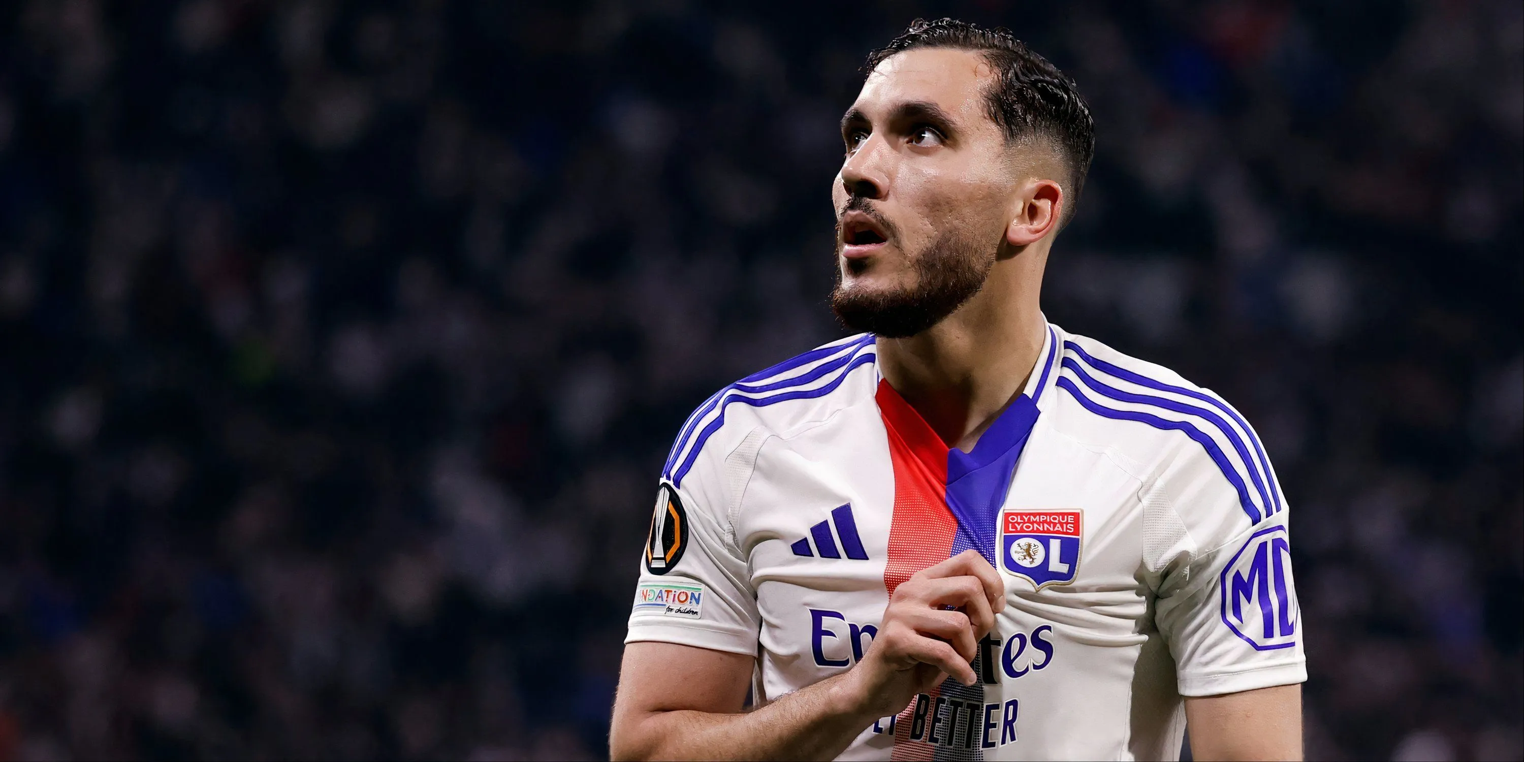 Tiền vệ Rayan Cherki trong màu áo Lyon, mục tiêu chuyển nhượng của Man City