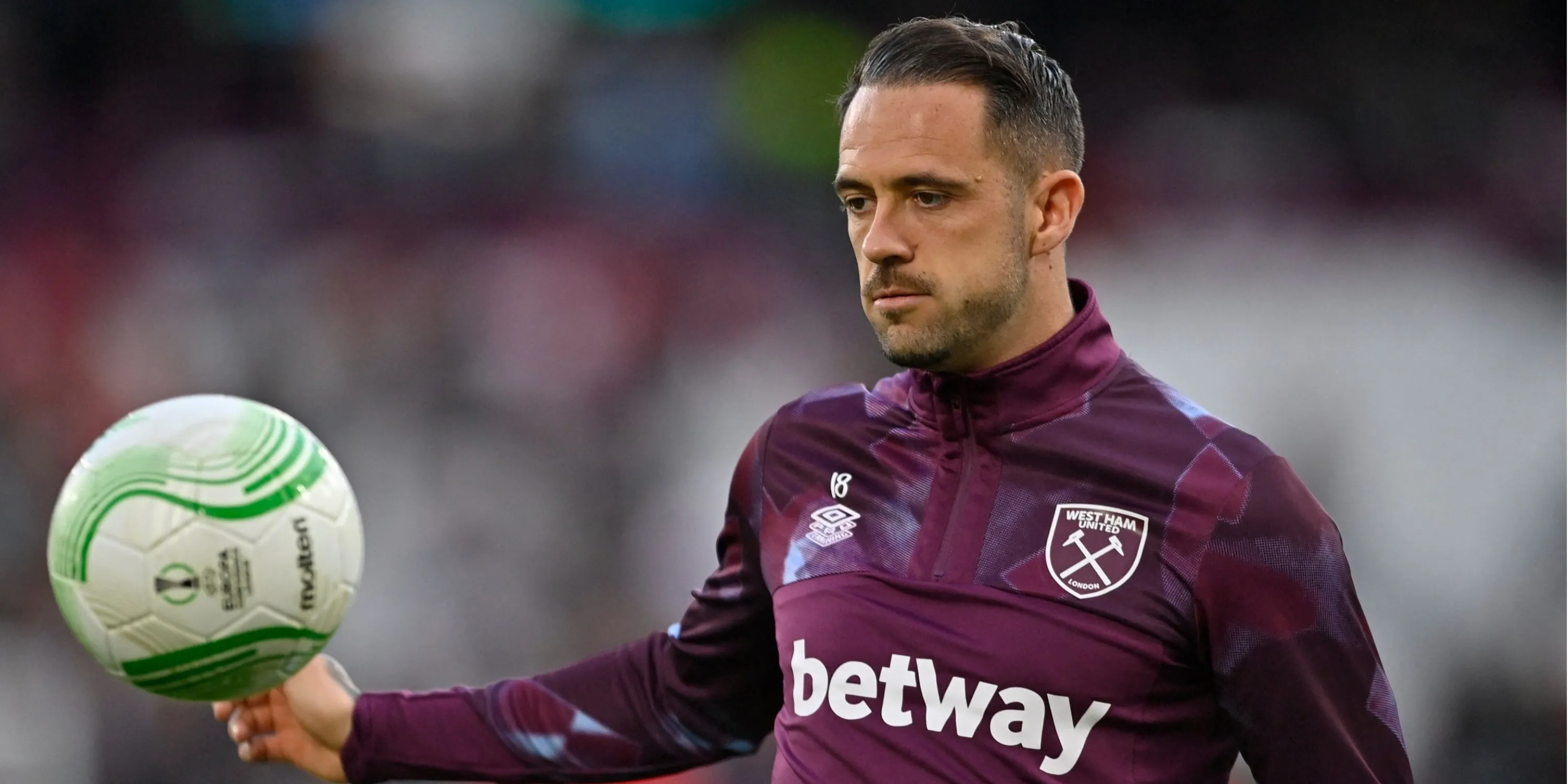 Danny Ings thi đấu cho West Ham United, một trong những câu lạc bộ anh từng khoác áo tại Premier League