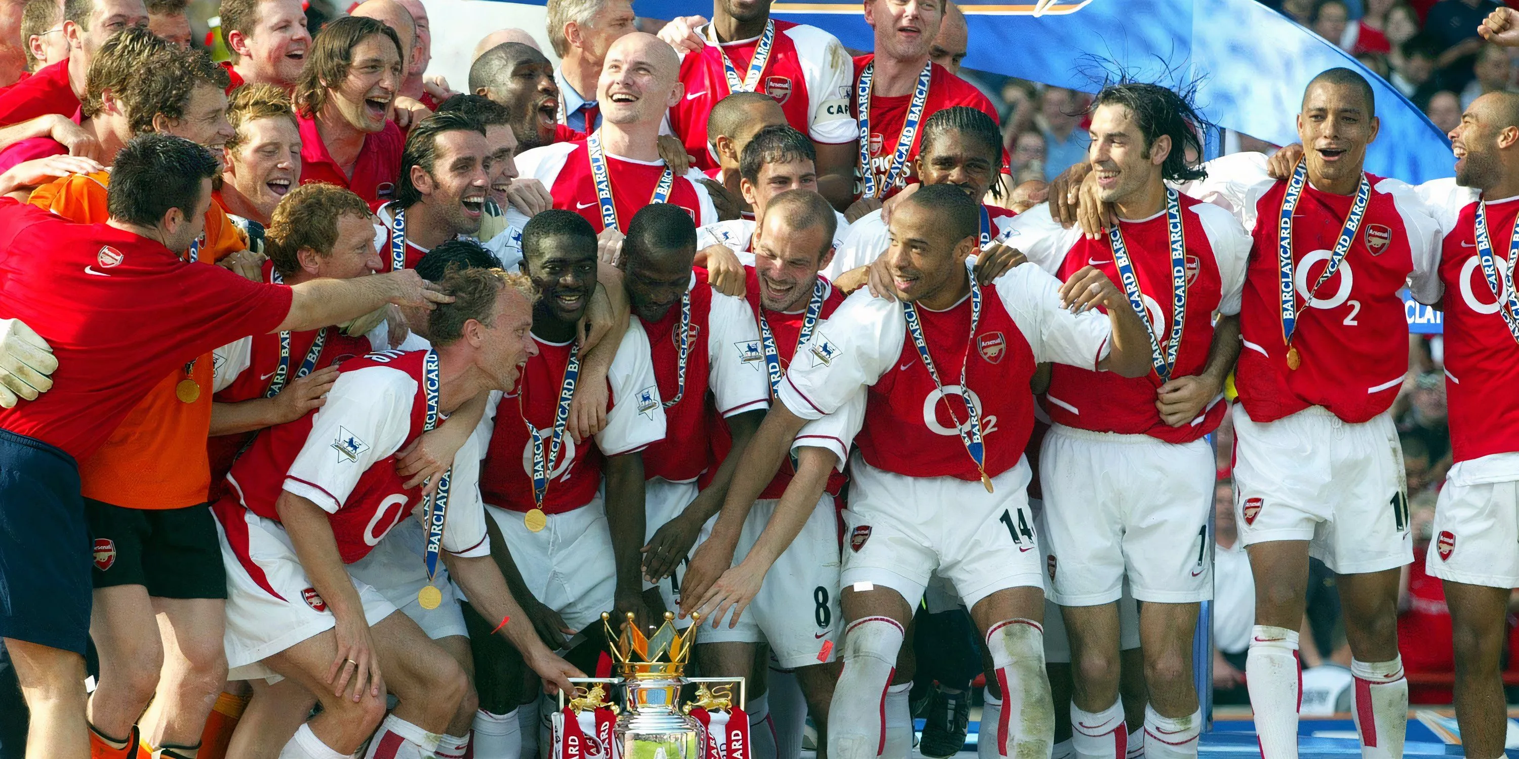 Đội hình Arsenal 'Bất bại' mùa giải 2003-2004, huyền thoại Premier League