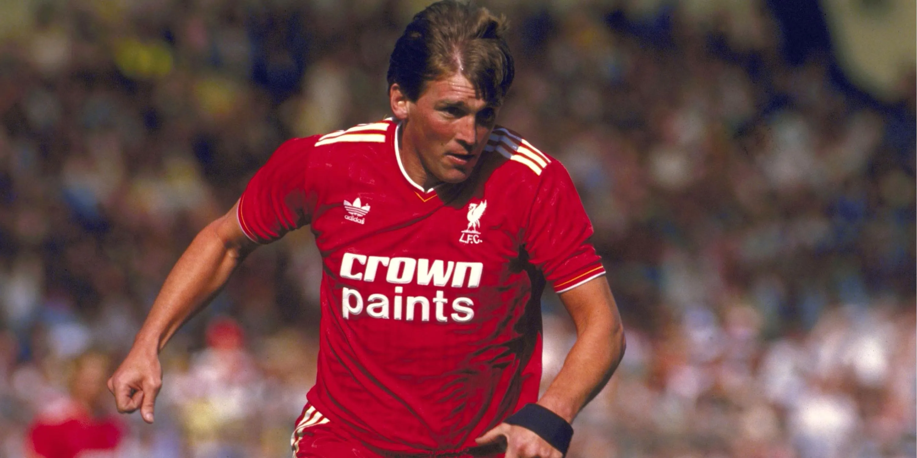 Huyền thoại Kenny Dalglish trong màu áo Liverpool, một phần của triều đại thống trị thập niên 1970-1980