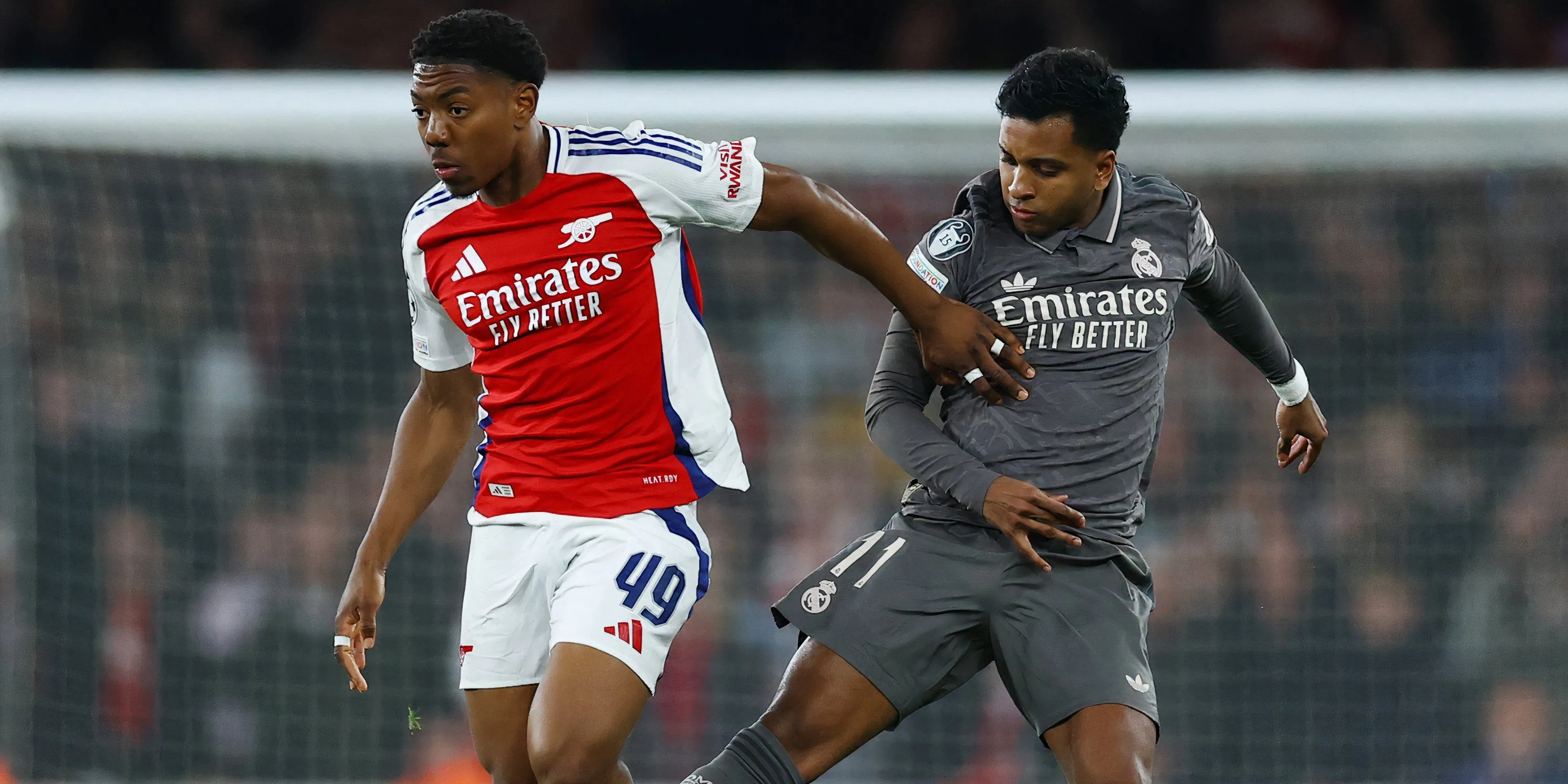 Rodrygo thi đấu trên sân, thể hiện kỹ năng ấn tượng giúp anh trở thành mục tiêu của Arsenal