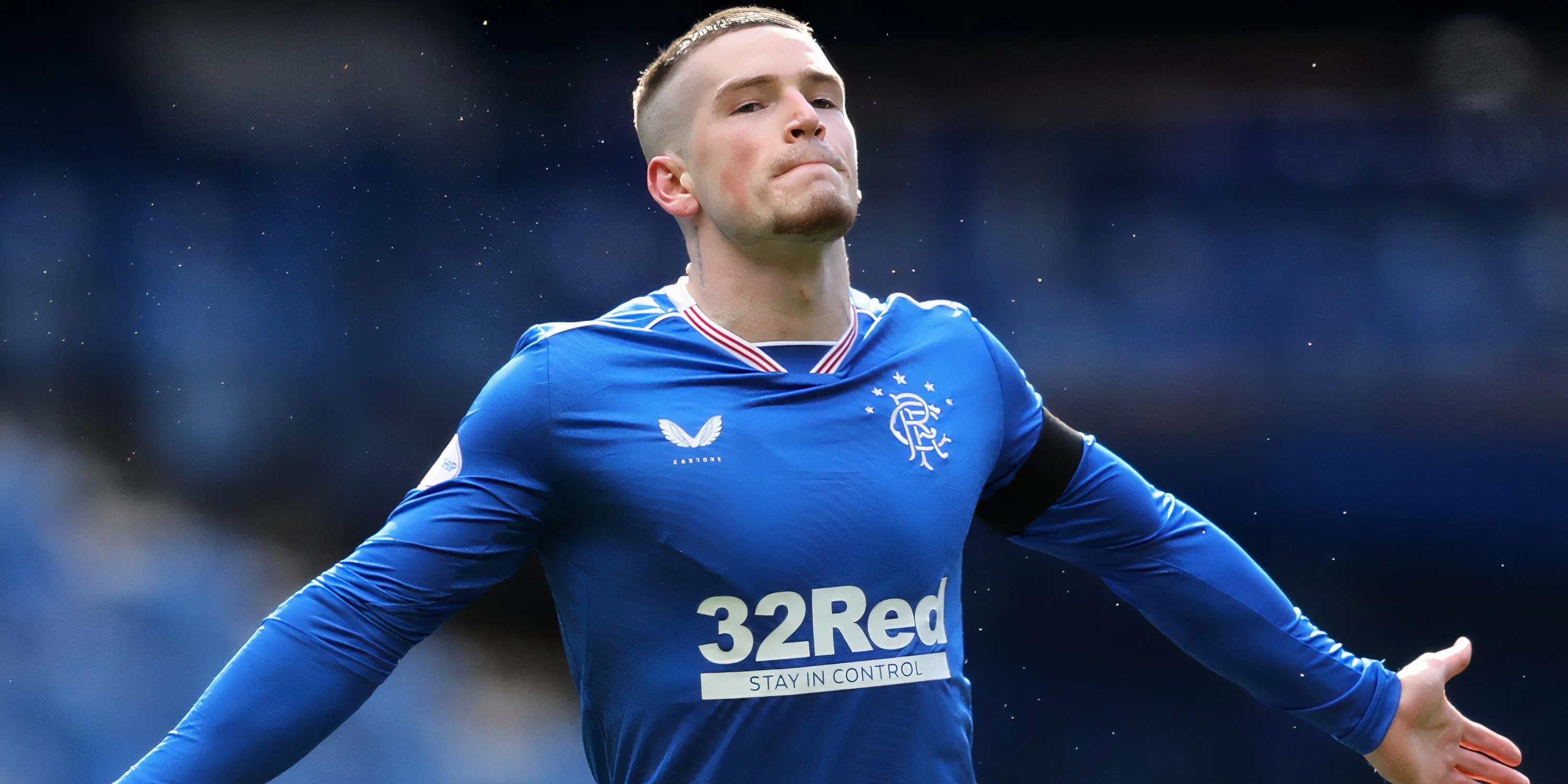 Ryan Kent trong màu áo Rangers thi đấu tại Scottish Premiership