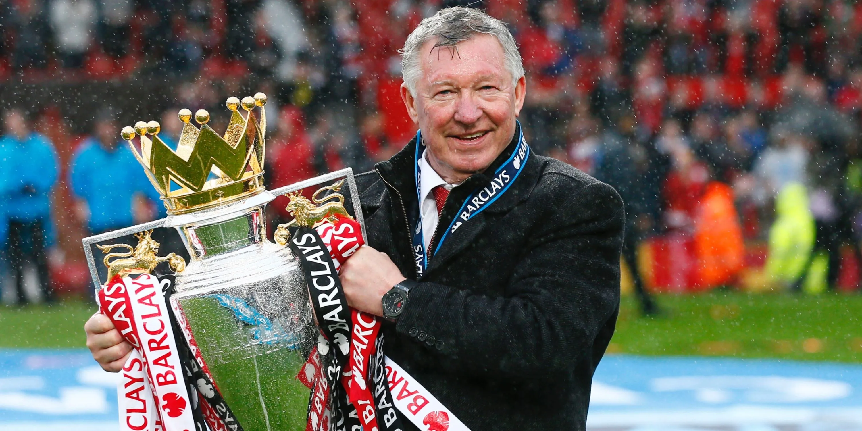 Sir Alex Ferguson ăn mừng danh hiệu Premier League cùng Man Utd