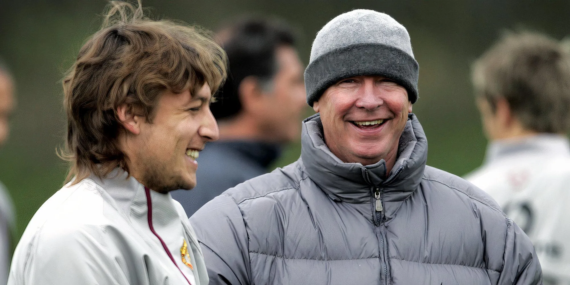 Sir Alex Ferguson trò chuyện cùng Gabriel Heinze tại Manchester United