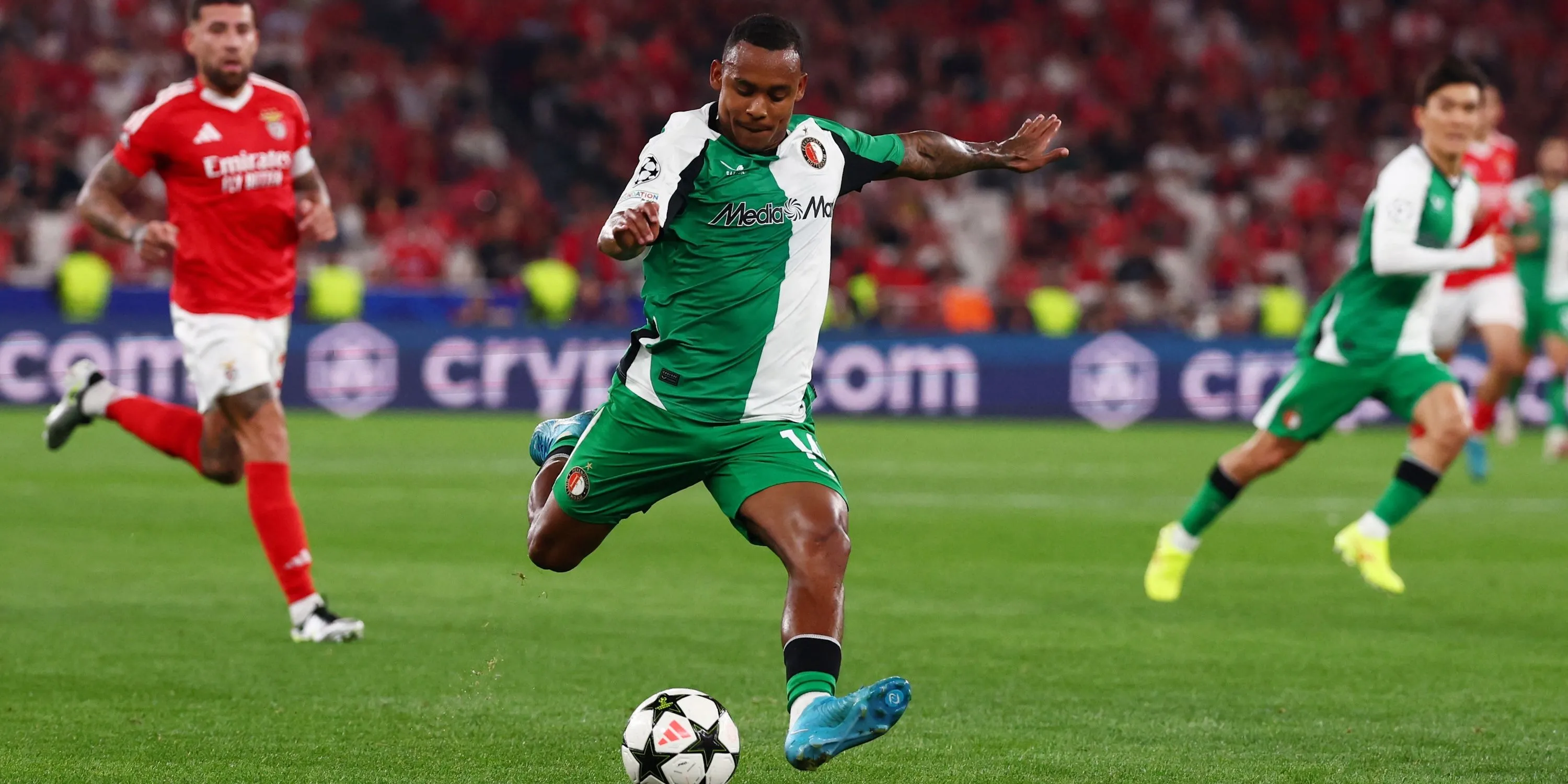 Tiền đạo Igor Paixao của Feyenoord đang là mục tiêu hàng đầu của Leeds United.