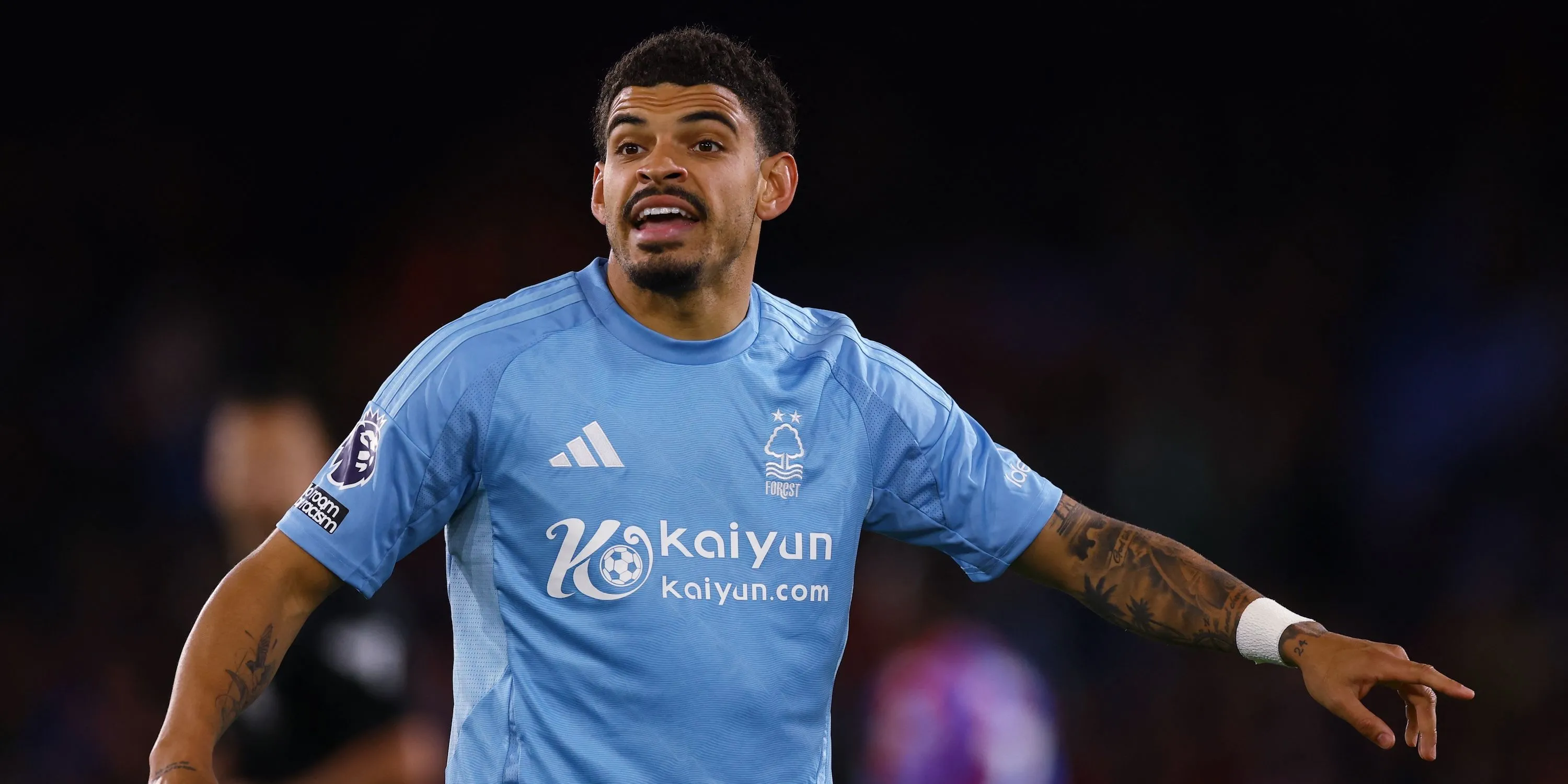 Tiền vệ Morgan Gibbs-White của Nottingham Forest trong một trận đấu, mục tiêu chuyển nhượng bị Spurs bỏ lỡ.