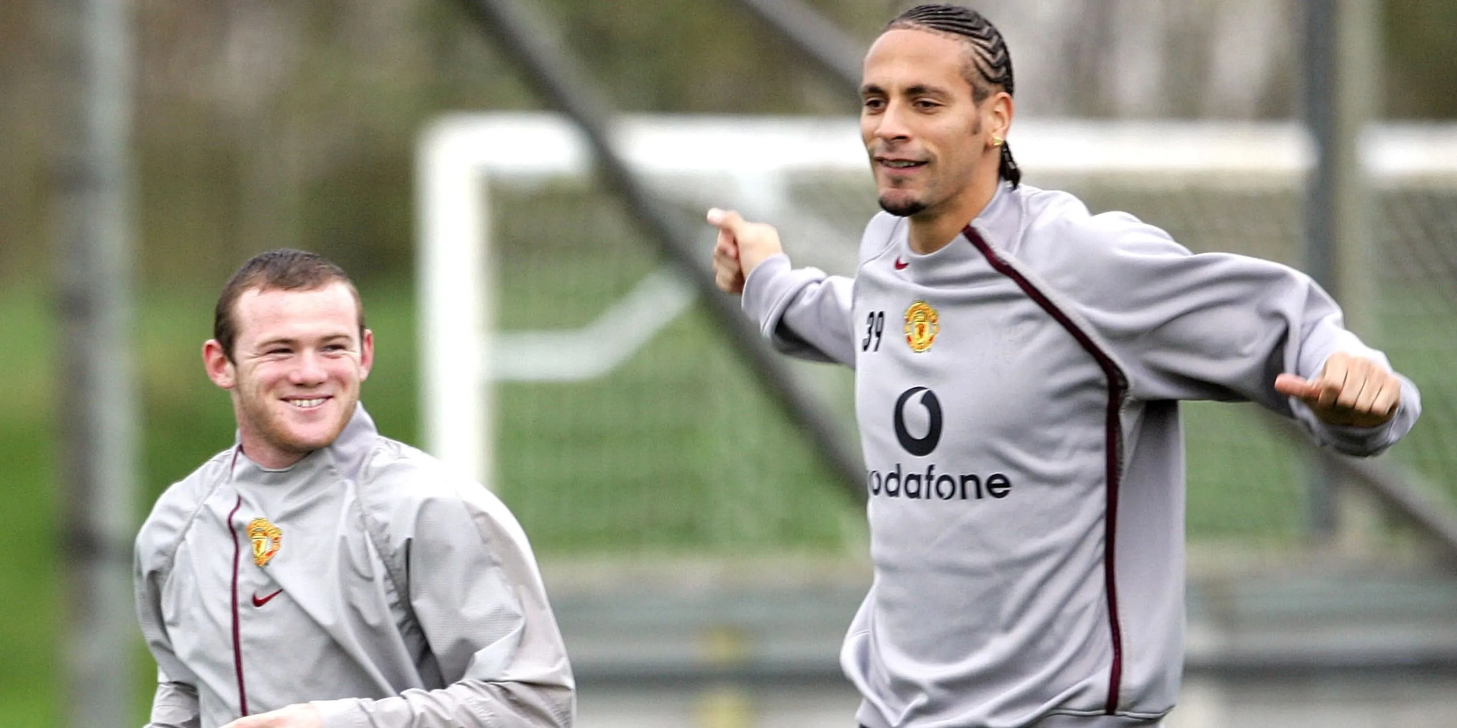 Wayne Rooney và Rio Ferdinand tập luyện cùng Manchester United