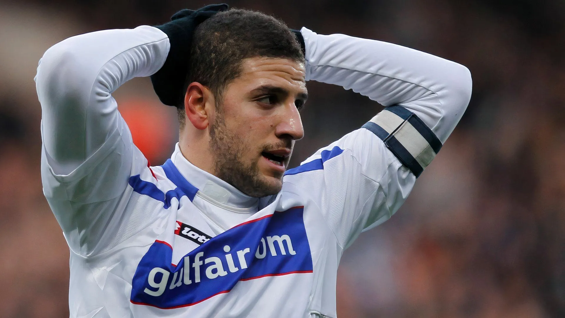 Adel Taarabt trình diễn kỹ thuật cá nhân đẳng cấp trong màu áo Queens Park Rangers