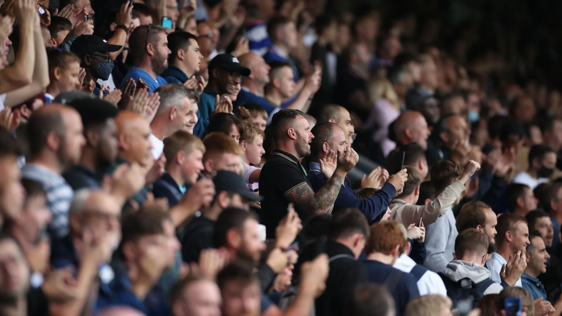 Alfie Lloyd, tiền đạo trẻ QPR được cho mượn để tích lũy kinh nghiệm