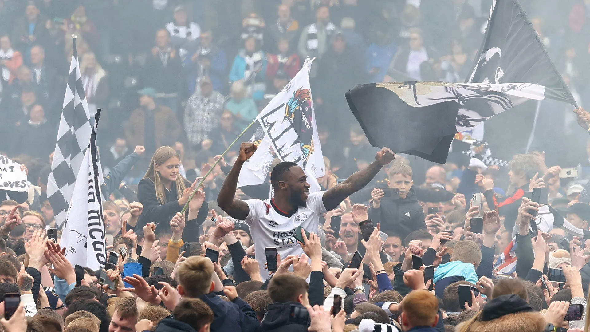 Cầu thủ chạy cánh Corey Blackett-Taylor thi đấu cho Derby County tại các giải đấu gần đây.