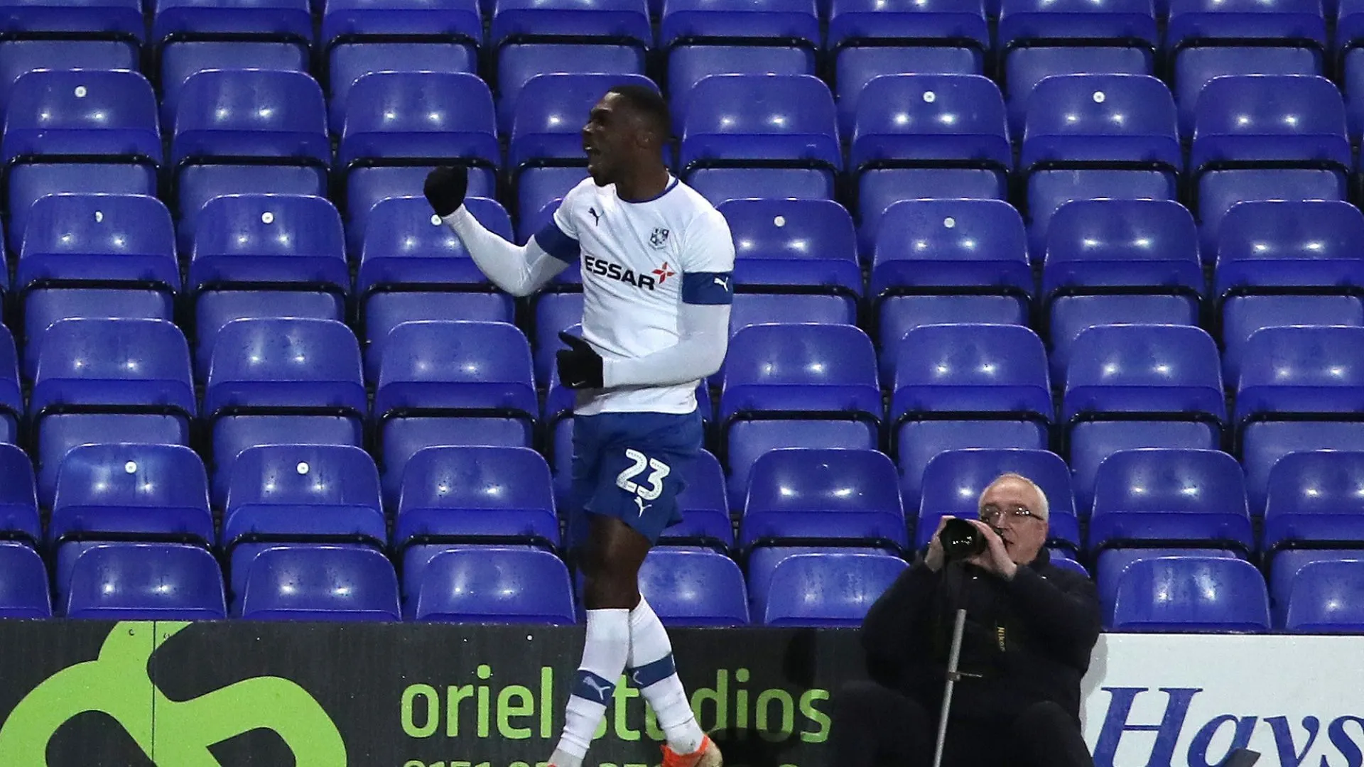 Corey Blackett-Taylor, tiền vệ cánh đầy triển vọng của Derby County, đang nỗ lực chứng tỏ bản thân trong màu áo mới.