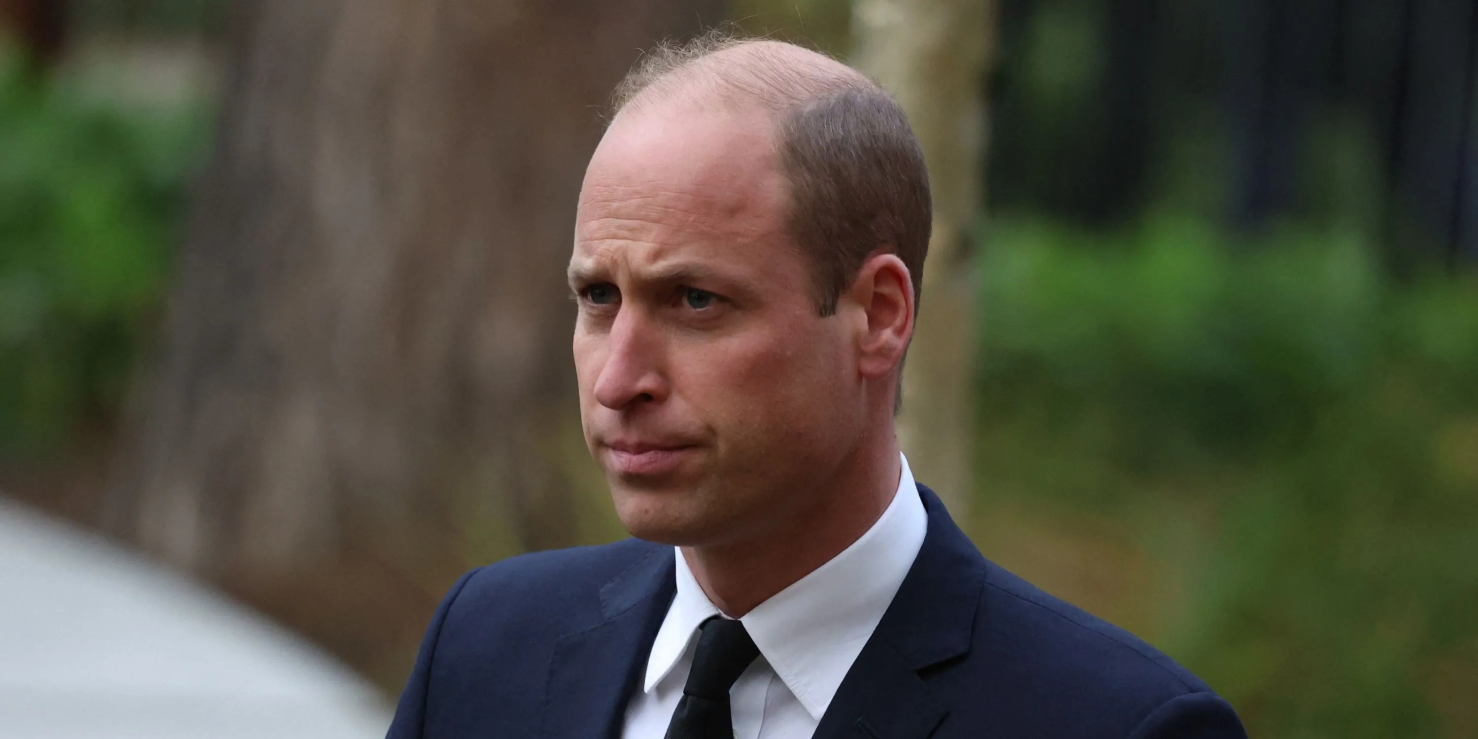 Hoàng tử William, người thừa kế ngai vàng Anh và fan cuồng nhiệt của Aston Villa, ăn mừng bàn thắng của đội tuyển Anh