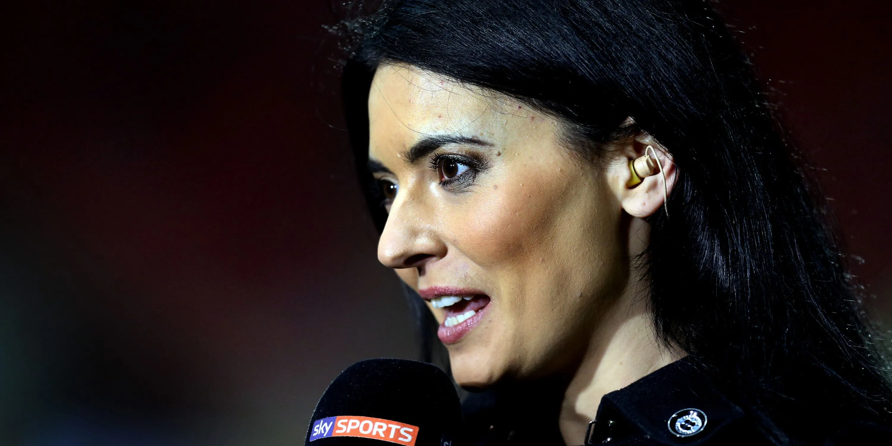 Natalie Sawyer, cựu MC Sky Sports và fan hâm mộ Brentford, trong một sự kiện truyền thông