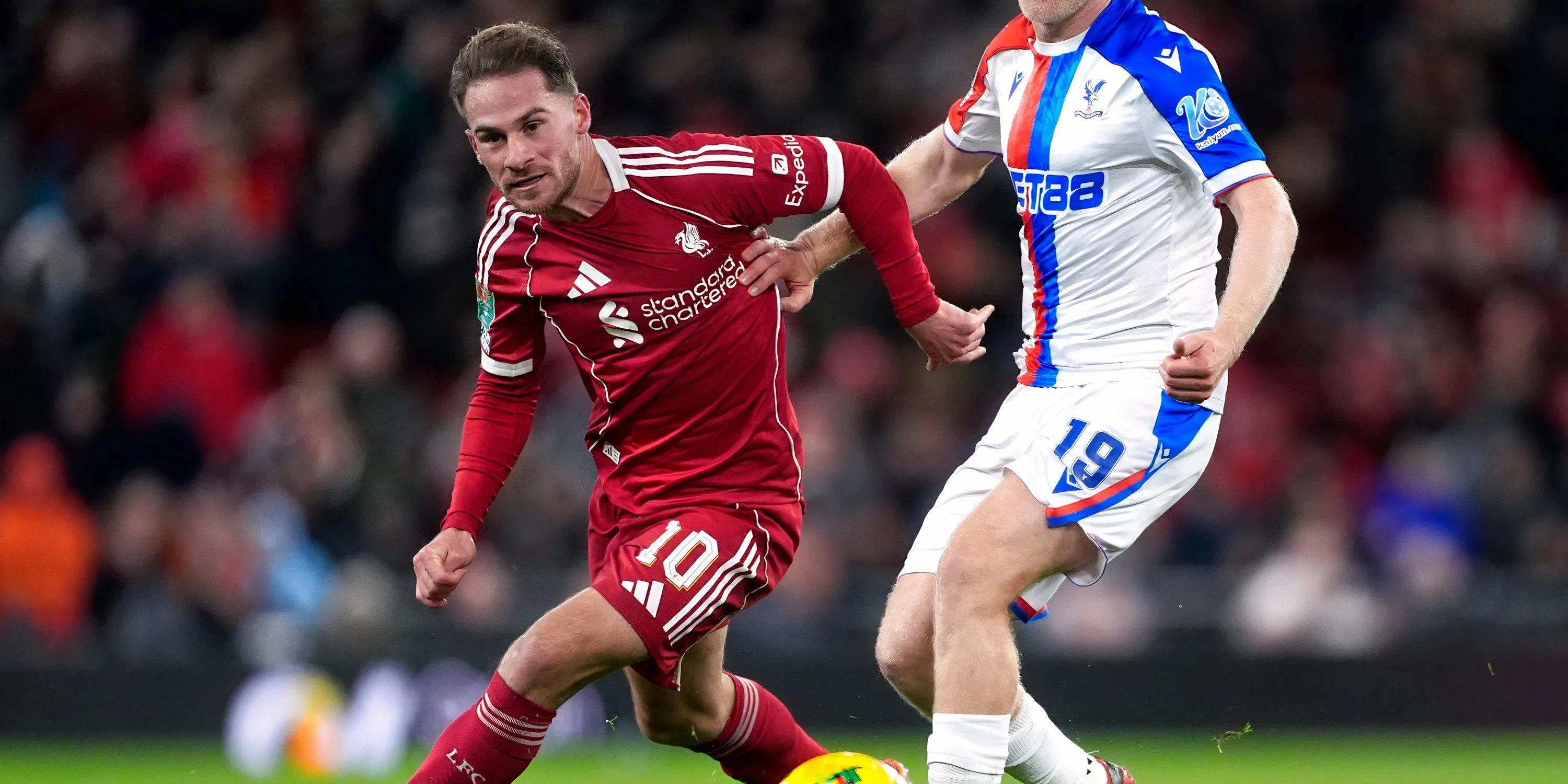 Alexis Mac Allister trong màu áo Liverpool sau chấn thương gối, thi đấu nhọc nhằn trước Crystal Palace