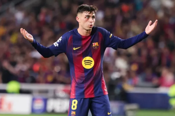 Các phương án thay thế Pedri: Marc Casado, Marc Bernal và Frenkie de Jong được Flick cân nhắc