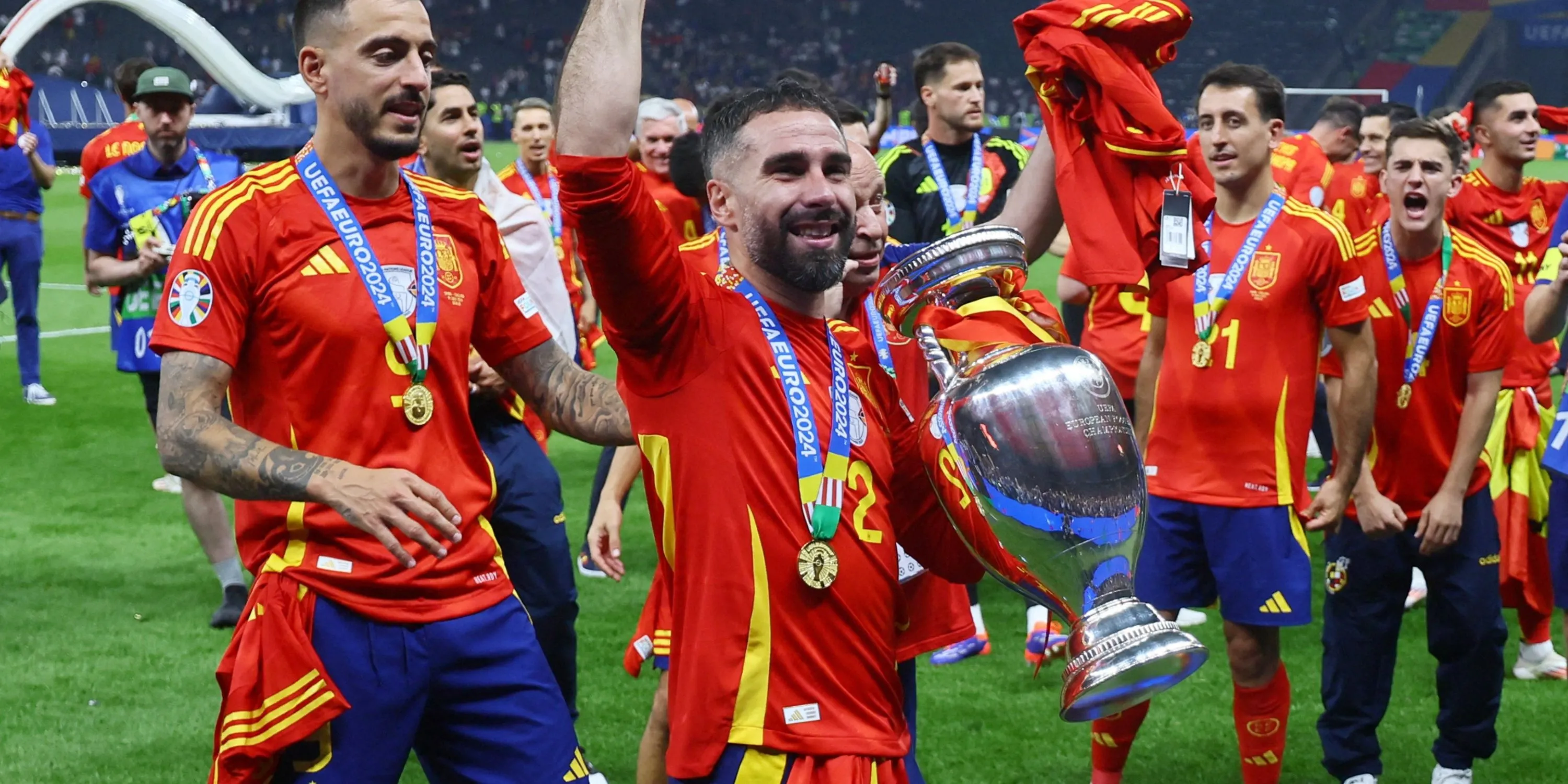 Dani Carvajal trong màu áo Real Madrid, hậu vệ phải giàu kinh nghiệm và danh hiệu