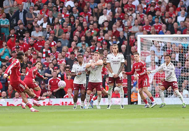 Arsenal chuẩn bị đụng độ Liverpool.