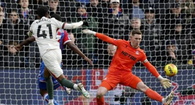 Estevao tỏa sáng trước Palace.